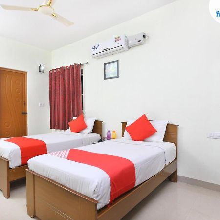 Sasti Hotel Palani Bagian luar foto