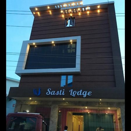 Sasti Hotel Palani Bagian luar foto