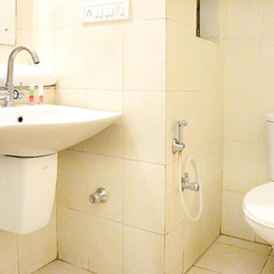 Sasti Hotel Palani Bagian luar foto