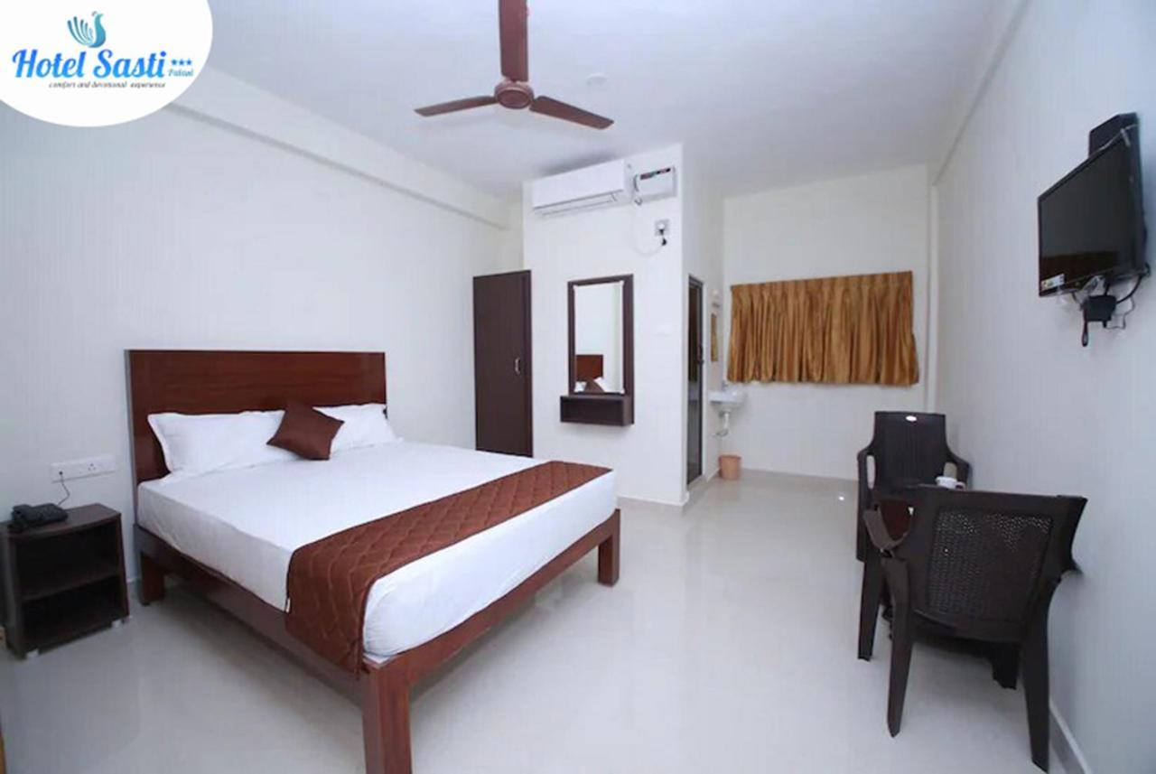 Sasti Hotel Palani Bagian luar foto
