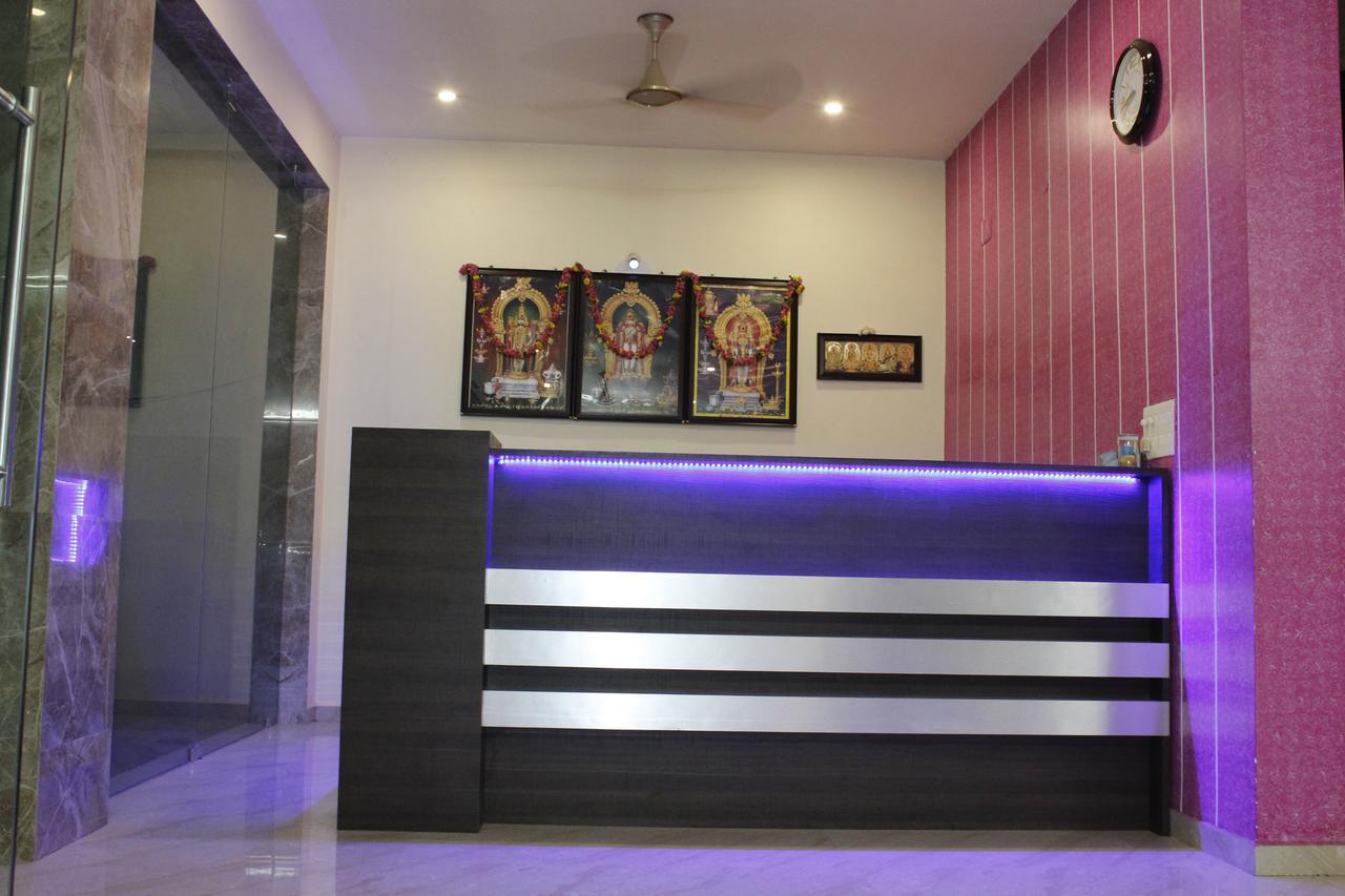 Sasti Hotel Palani Bagian luar foto