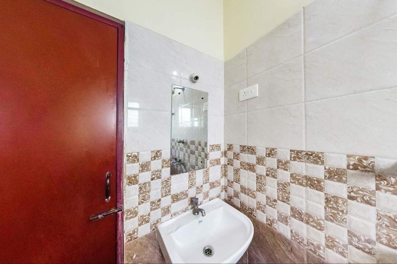 Sasti Hotel Palani Bagian luar foto