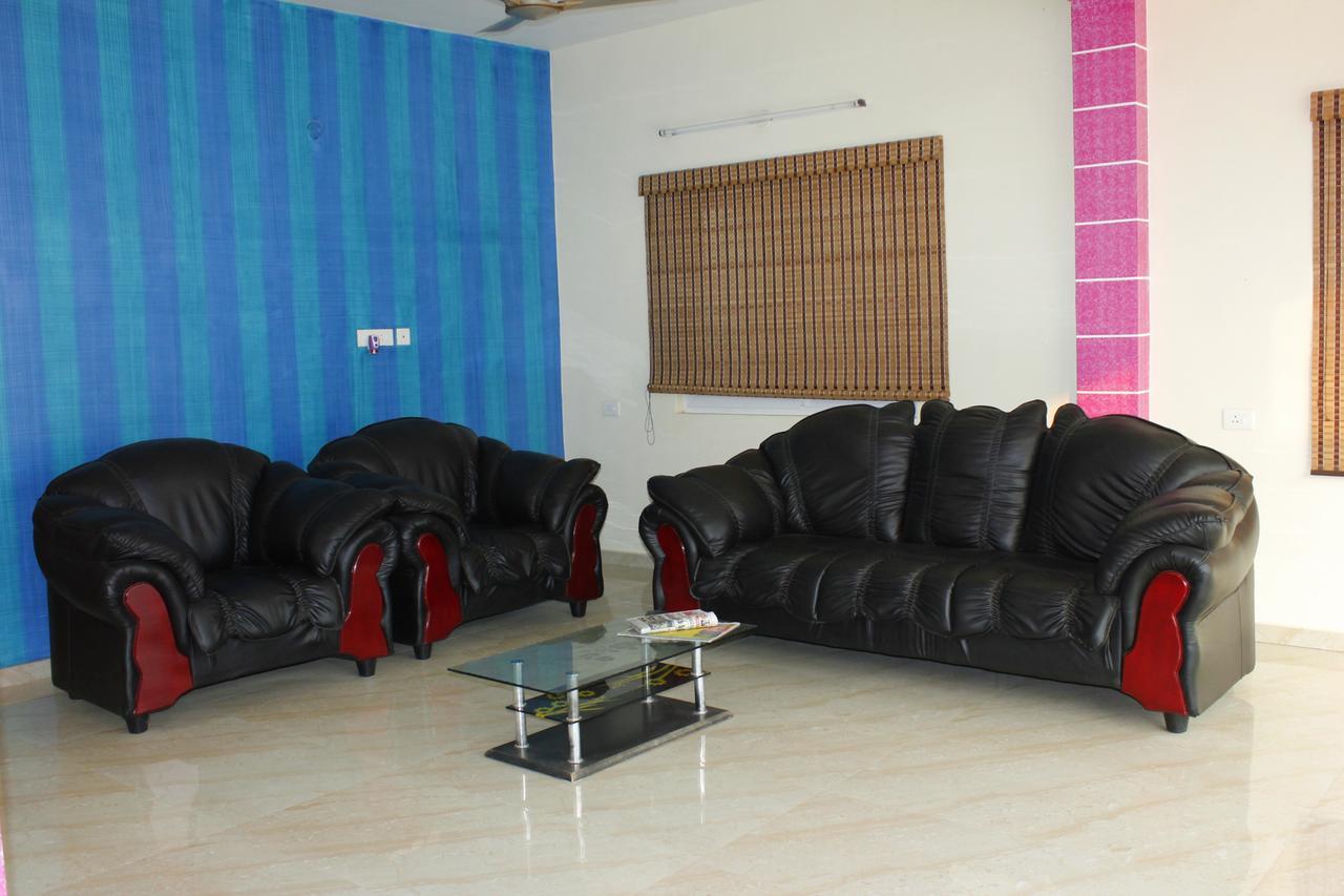 Sasti Hotel Palani Bagian luar foto
