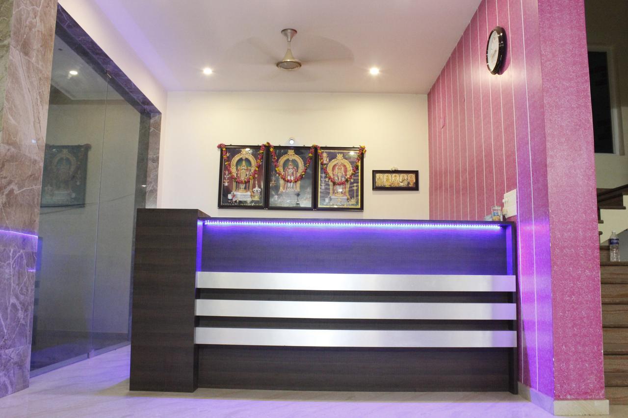 Sasti Hotel Palani Bagian luar foto