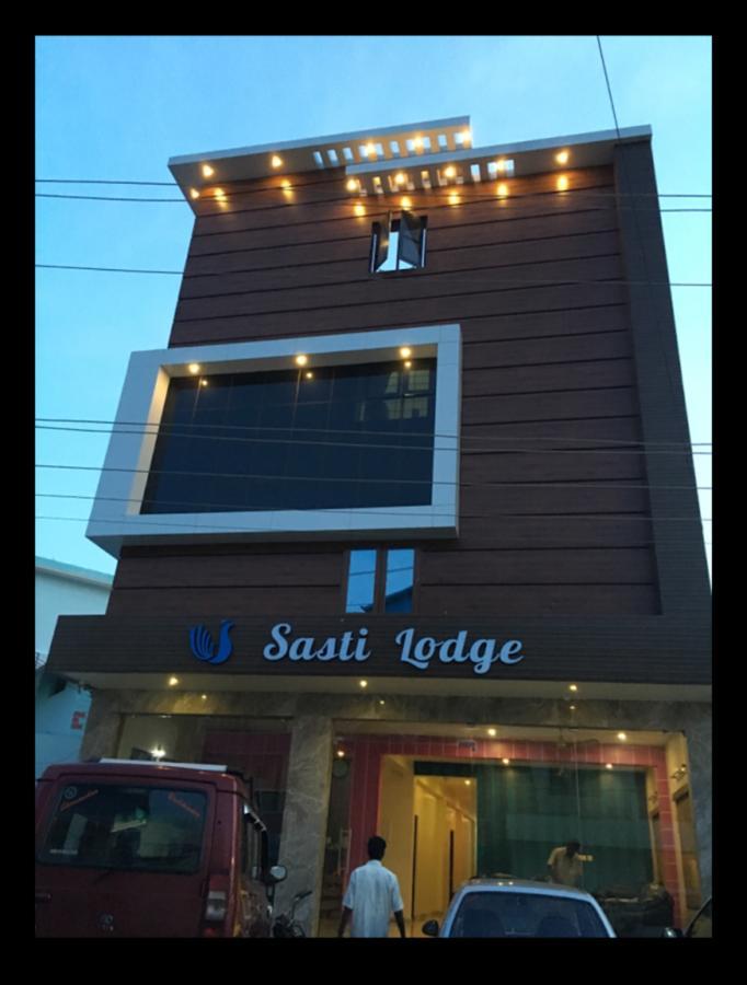 Sasti Hotel Palani Bagian luar foto